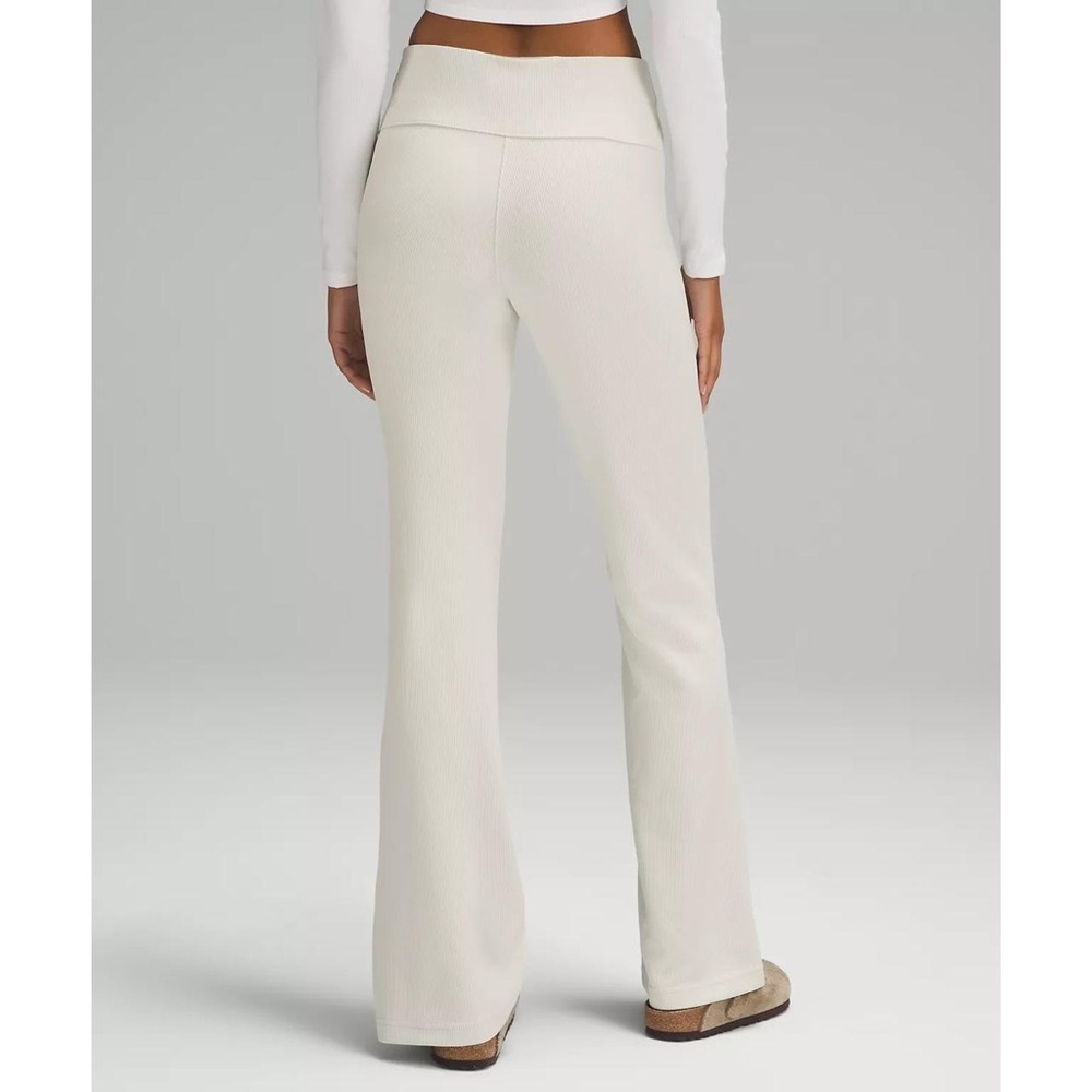 Lululemon Ribbed Softstreme Flared Pant *Regular Size 4 - Picture 4 of 8